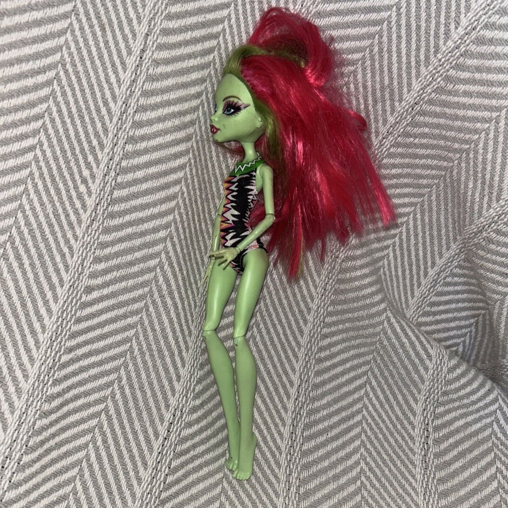 Monster High Venus Mcflytrap Swim Class Doll Original Outfit Beach Beasties C4